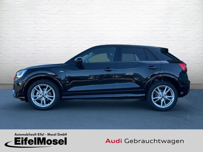 Neu Audi Q2 S-Line 150 PS (110 kW) 2025 Schwarz SUV
