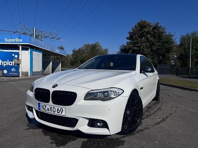 Weiß Gebraucht 2010 BMW 523 Performance Limousine | 13.000 € (Teuer) - Bild 1/4