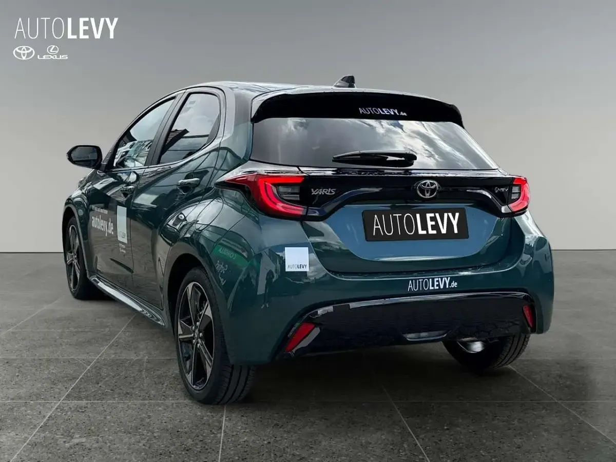 Gebraucht Toyota Yaris Lounge 131 PS (96 kW) 2026 Grün Kleinwagen
