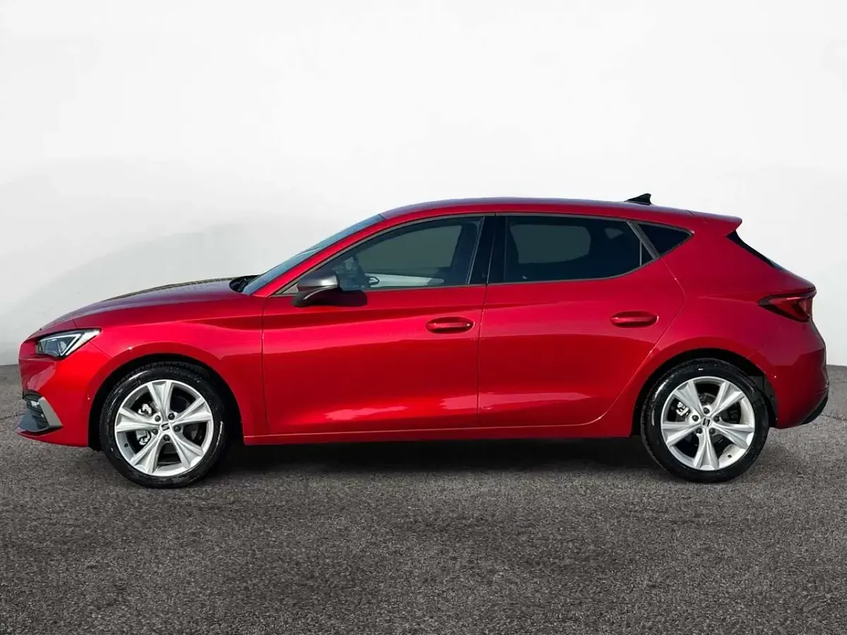 Gebraucht Seat Leon FR 150 PS (110 kW) 2026 Desire rot Limousine
