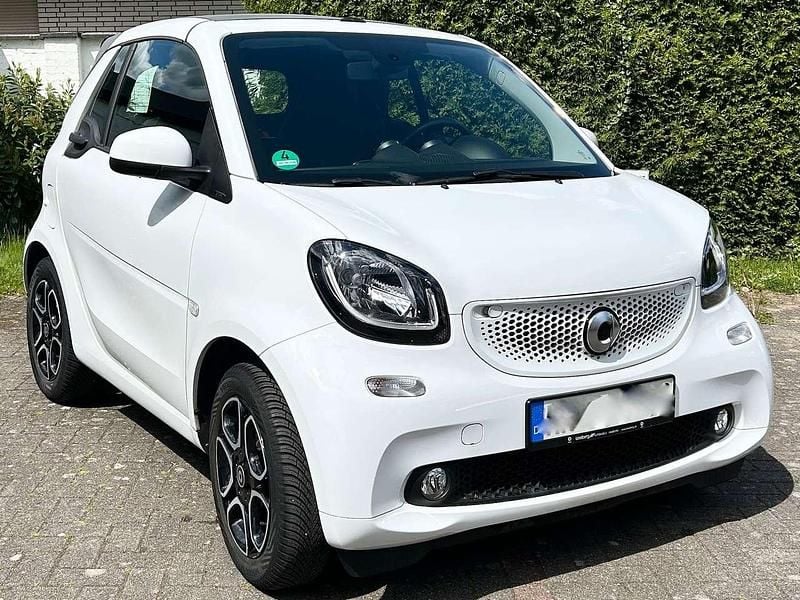 Weiß Gebraucht 2019 Smart ForTwo Cabrio Prime Cabrio | 17.500 € (Fairer Preis) - Bild 1/4