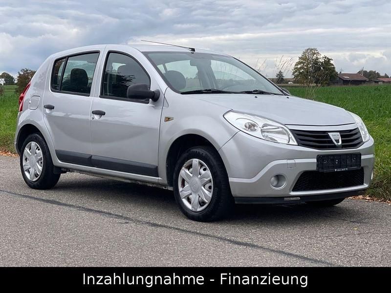 Grau Gebraucht 2010 Dacia Sandero Ambiance Kleinwagen | 1.900 € (Fairer Preis) - Bild 1/4