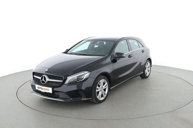Schwarz Gebraucht 2016 Mercedes A160 Urban Limousine | 14.510 € (Fairer Preis) - Bild 1/3