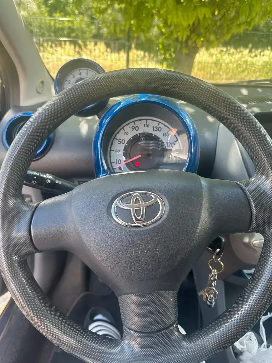 Gebraucht Toyota Aygo 64 PS (47 kW) 2008 Blau Kleinwagen