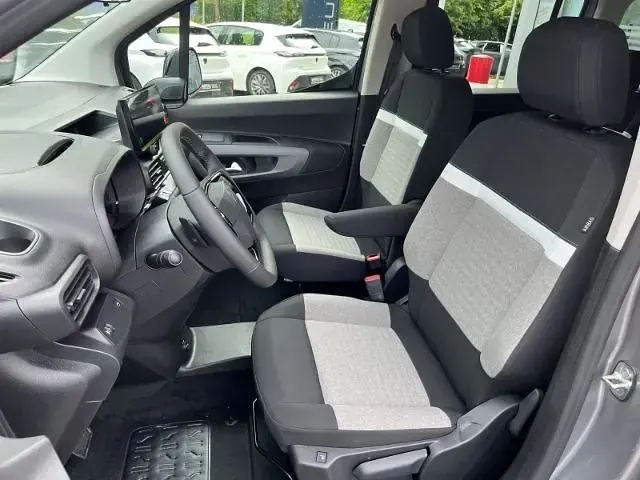 Neu Citroën e-Berlingo 131 PS (96 kW) 2026 Grau Van / Kleinbus