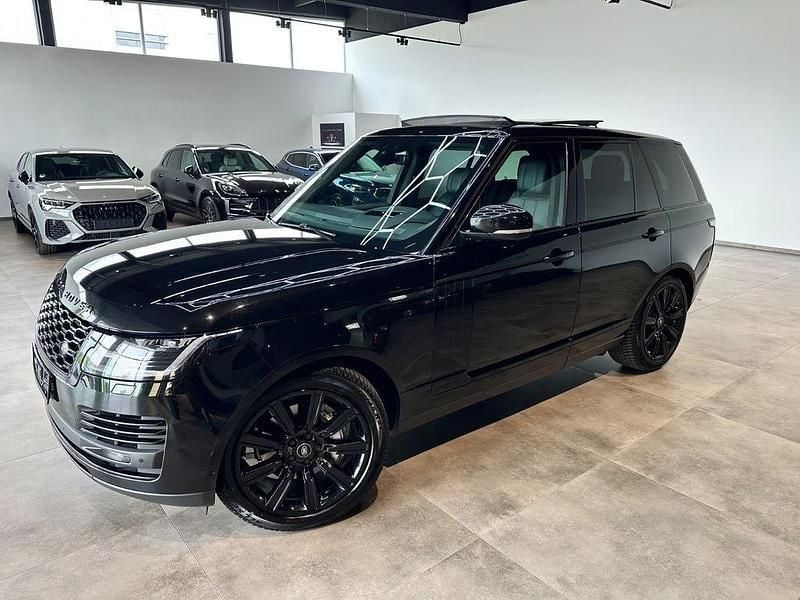 Schwarz Gebraucht 2021 Land Rover Range Rover Vogue SUV | 54.990 € (Etwas zu teuer) - Bild 1/4