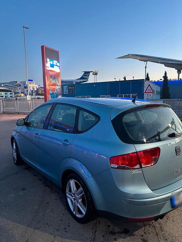 Gebraucht Seat Altea XL 102 PS (75 kW) 2009 Blau Van / Kleinbus