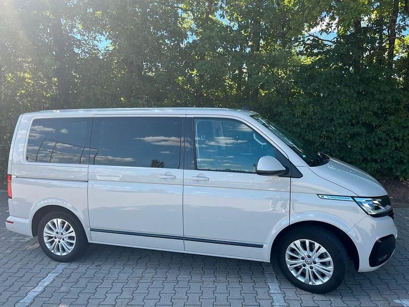 Gebraucht VW Multivan Generation Six 150 PS (110 kW) 2022 Grau Van