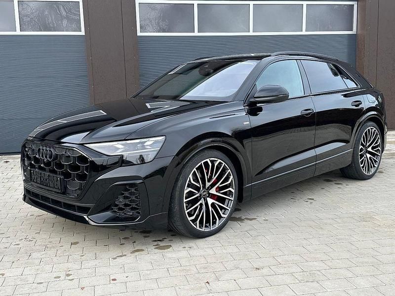 Mythosschwarz metallic Neu 2025 Audi Q8 S-Line SUV | 103.880 € - Bild 1/4