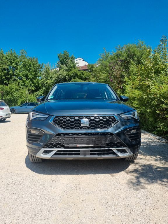 Grau Gebraucht 2022 Seat Ateca Style SUV | 20.500 € - Bild 1/4