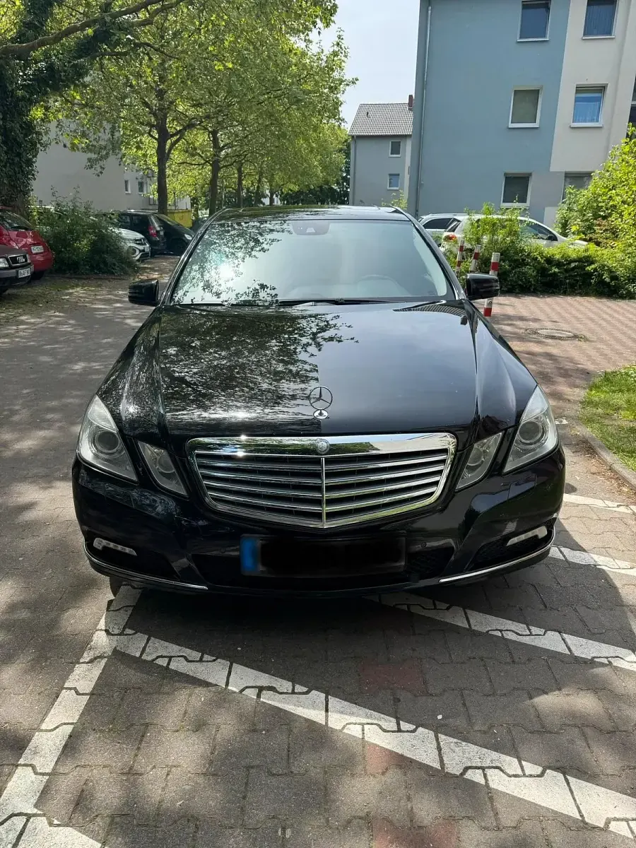 Gebraucht Mercedes E350 231 PS (169 kW) 2009 Schwarz Limousine