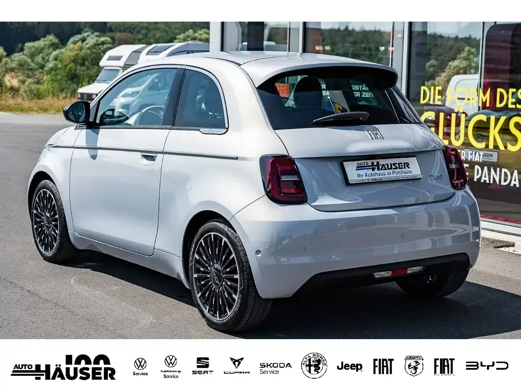 Neu Fiat 500e La Prima 86 kW (118 PS) 2026 Blau Kleinwagen