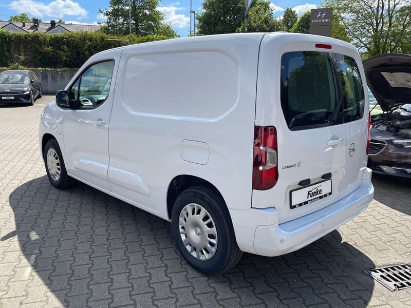 Gebraucht Opel Combo-e Life Edition 100 kW (136 PS) 2022 Weiß Limousine