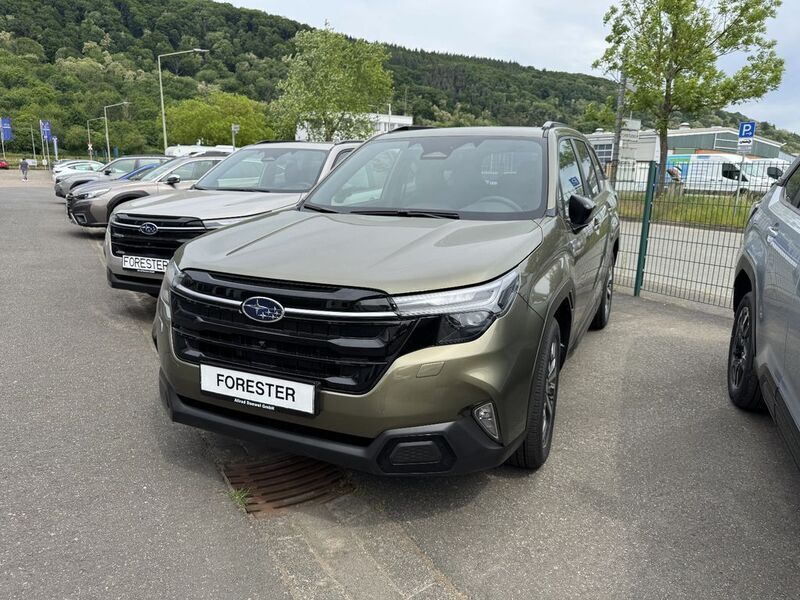 Grün Neu 2025 Subaru Forester Platinum SUV | 41.490 € (Superpreis) - Bild 1/2