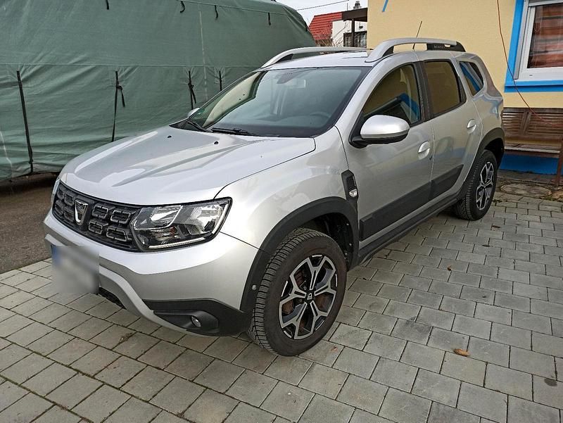 Grau Gebraucht 2018 Dacia Duster Prestige SUV | 14.490 € (Etwas zu teuer) - Bild 1/4