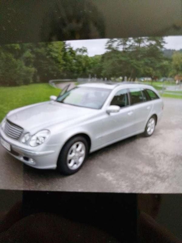 Grau Gebraucht 2005 Mercedes E240 Kombi | 5.600 € (Etwas zu teuer) - Bild 1/4