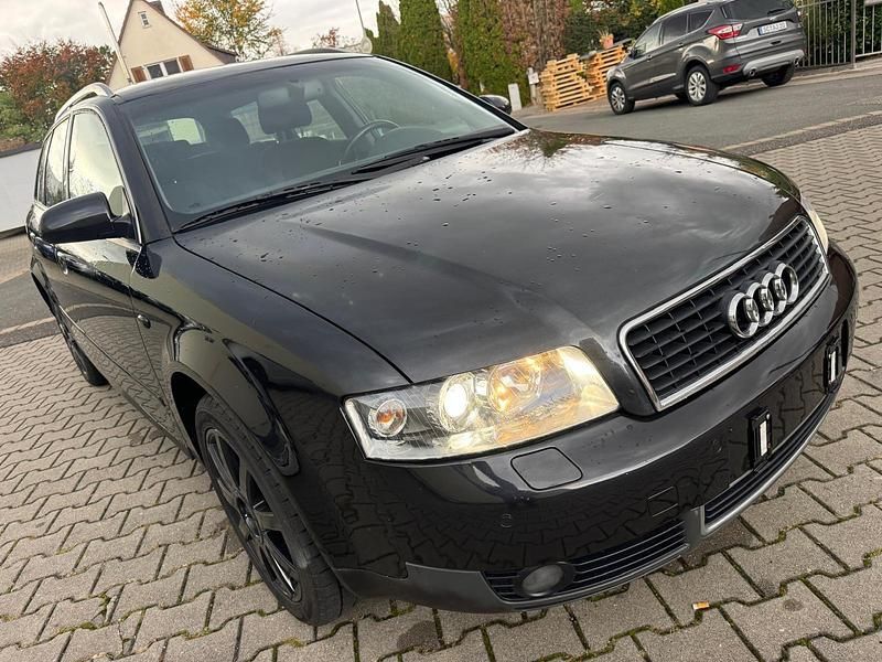 Schwarz Gebraucht 2002 Audi A4 Kombi | 3.990 € (Teuer) - Bild 1/4