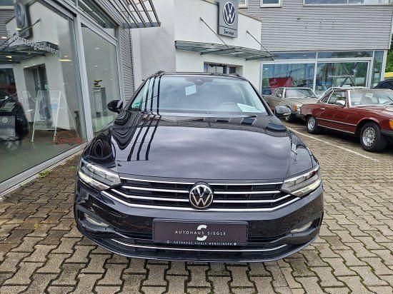 Gebraucht VW Passat Business 122 PS (89 kW) 2020 Deep black (metallic) Kombi
