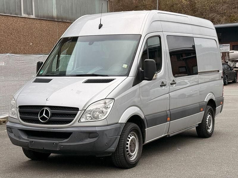 Gebraucht Mercedes Sprinter 163 PS (119 kW) 2011 Silber Van