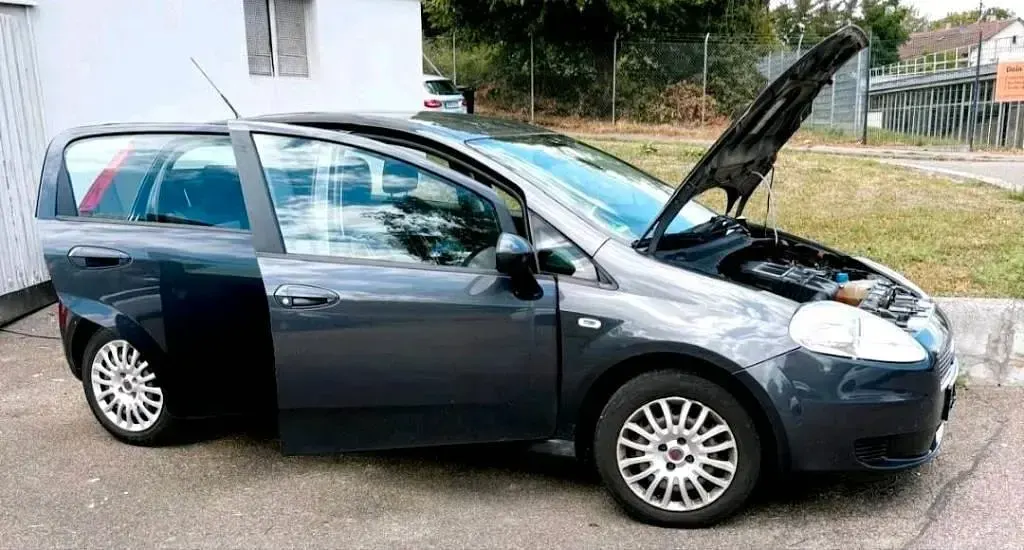 Gebraucht Fiat Punto 78 PS (57 kW) 2009 Schwarz Kleinwagen