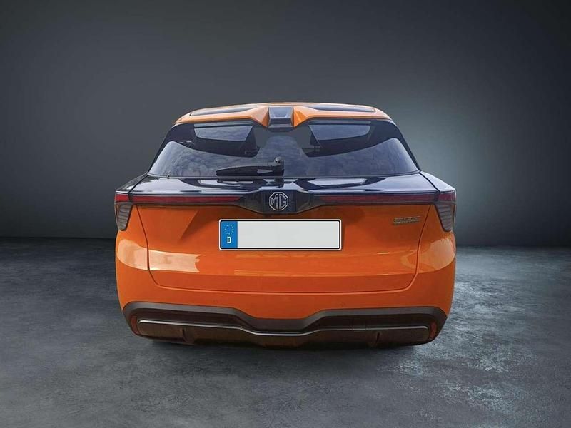 Gebraucht MG MG4 EV Luxury 150 kW (204 PS) 2023 Fizzy orange (metallic) Kleinwagen