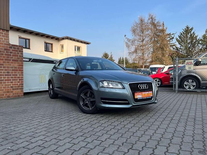 Kondorgrau metallic Gebraucht 2010 Audi A3 Limousine | 9.999 € (Teuer) - Bild 1/4