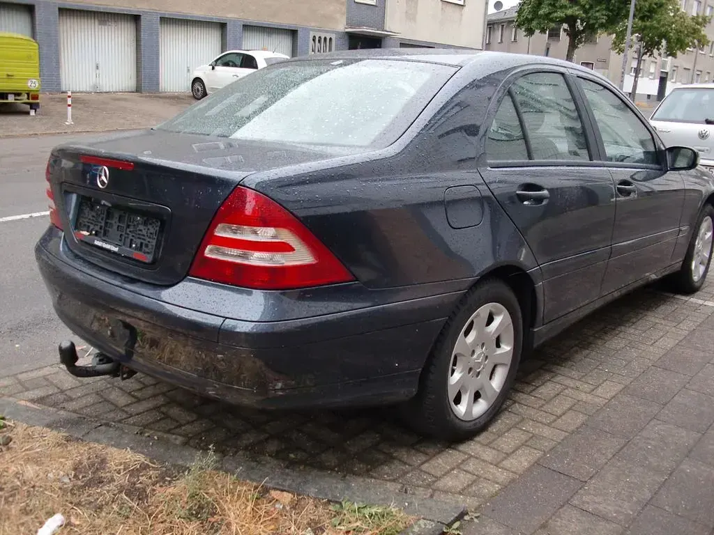 Gebraucht Mercedes C180 Classic 143 PS (105 kW) 2004 Grau Limousine