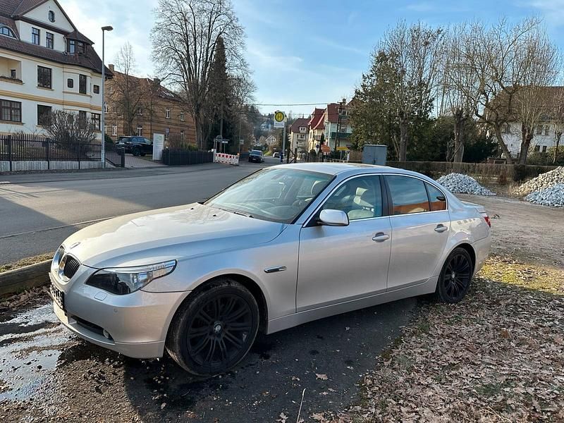 Gebraucht BMW 520 170 PS (125 kW) 2003 Silber Limousine