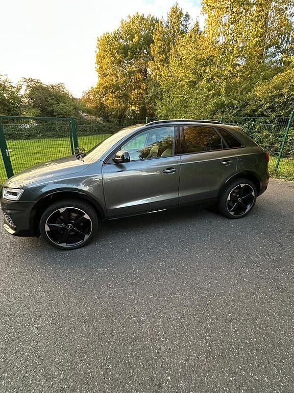 Grau Gebraucht 2018 Audi Q3 Sport SUV | 19.000 € (Superpreis) - Bild 1/4