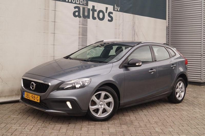 Gebraucht Volvo V40 CC Kinetic 120 PS (88 kW) 2018 Grau Kombi