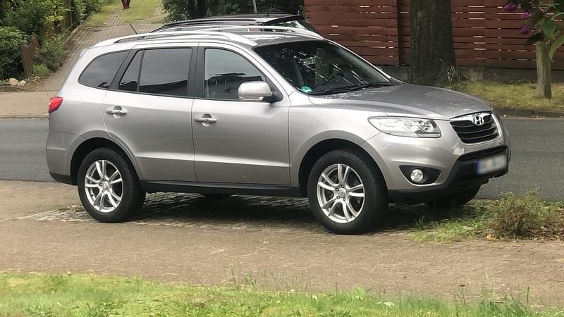 Gebraucht Hyundai Santa Fe 197 PS (144 kW) 2012 Silber SUV