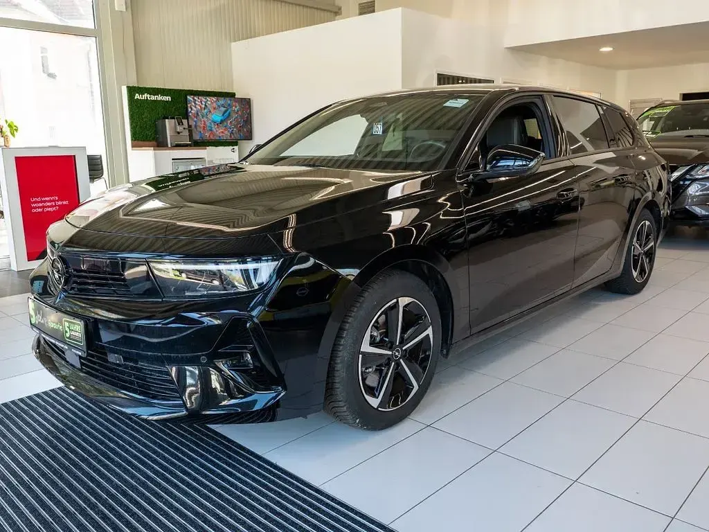 Gebraucht Opel Astra 131 PS (96 kW) 2024 Schwarz m. Kleinwagen