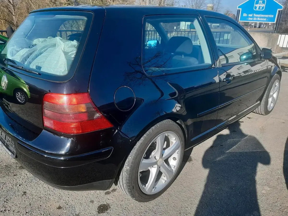 Gebraucht VW Golf IV 105 PS (77 kW) 2001 Schwarz Limousine