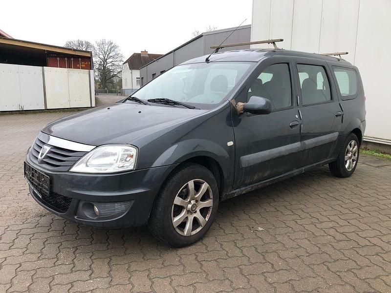 Grau Gebraucht 2011 Dacia Logan MCV Lauréate Limousine | 2.400 € (Superpreis) - Bild 1/4