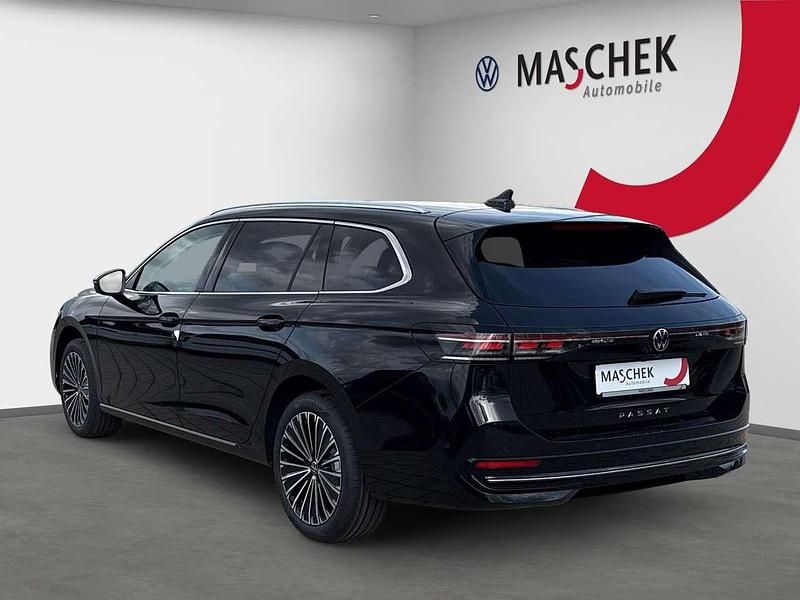 Neu VW Passat Elegance 150 PS (110 kW) 2025 Grenadillschwarz metallic Kombi