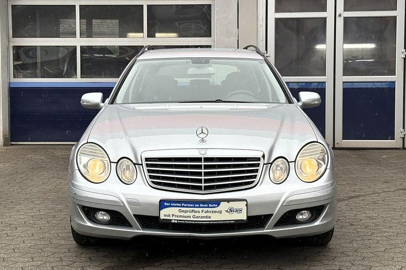 Gebraucht Mercedes E200 Elegance 184 PS (135 kW) 2007 Silber Limousine
