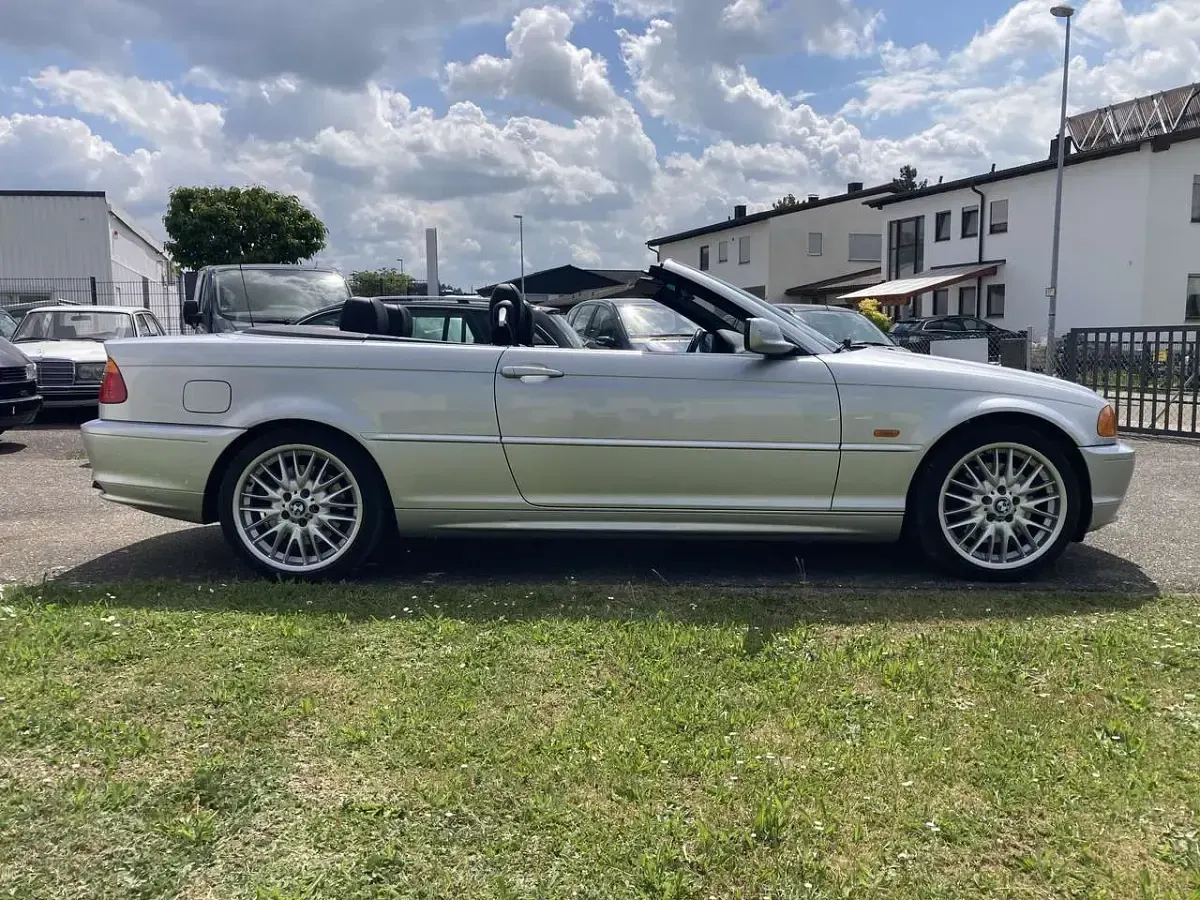 Occasion BMW 330 Cabriolet 231 ch (169 kW) 2002 Argent Cabriolet