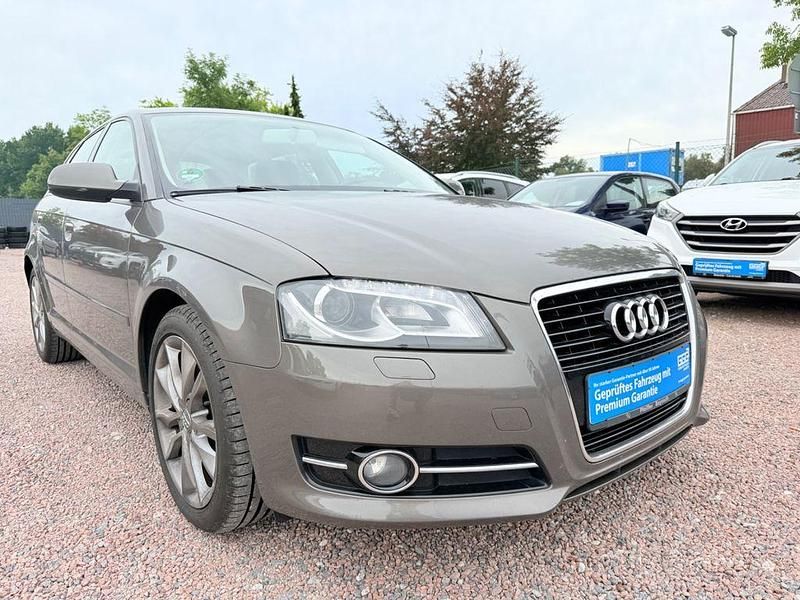 Grau Gebraucht 2012 Audi A3 Sportback Ambition Limousine | 6.999 € (Guter Preis) - Bild 1/4