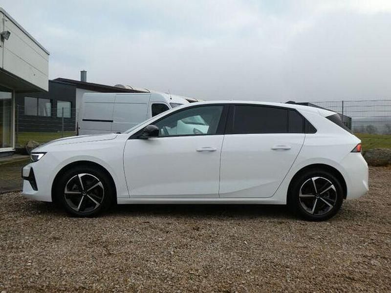 Gebraucht Opel Astra 131 PS (96 kW) 2024 Weiß Limousine