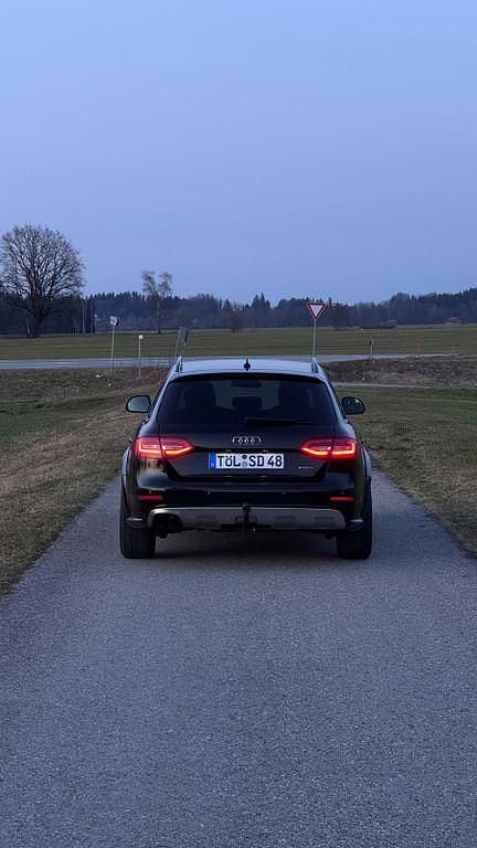 Gebraucht Audi A4 Allroad 177 PS (130 kW) 2015 Schwarz Kombi