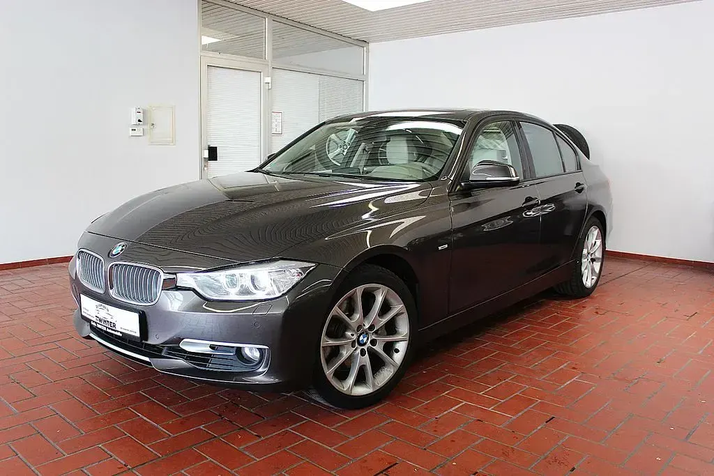 Gebraucht BMW 335 Comfort Edition 306 PS (225 kW) 2012 Havanna Limousine