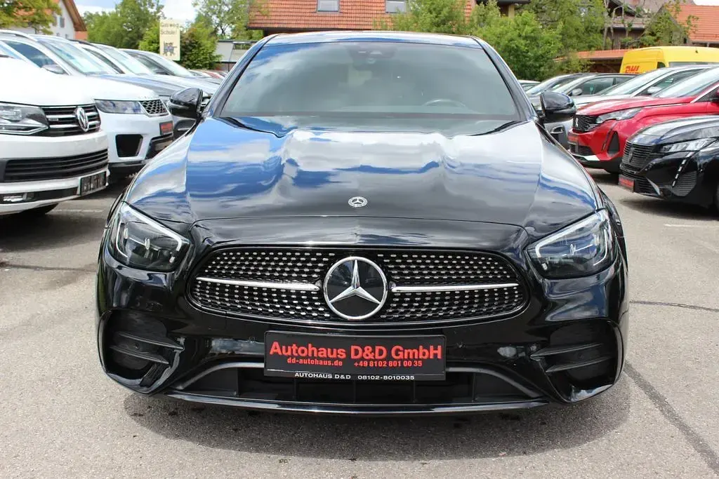 Gebraucht Mercedes E220 AMG 194 PS (142 kW) 2021 Schwarz Limousine