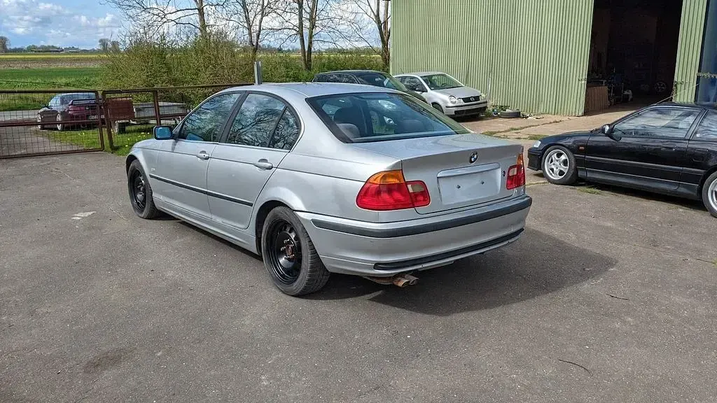 Second-hand BMW 320 150 CP (110 kW) 1998 Gri Berlinǎ