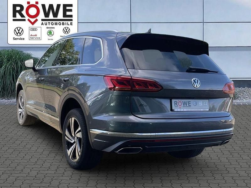 Gebraucht VW Touareg Basis 286 PS (210 kW) 2019 Siliziumgrau SUV