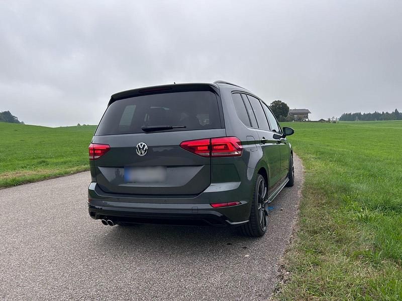 Gebraucht VW Touran Highline 190 PS (139 kW) 2019 Grau Van / Kleinbus