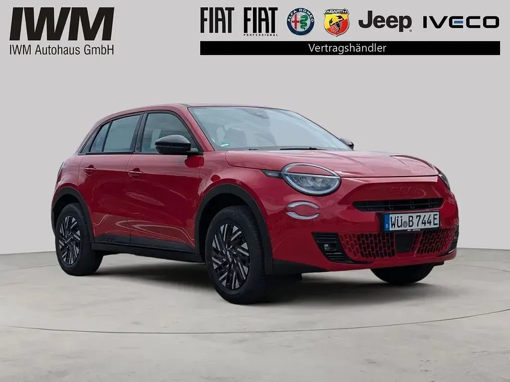 Gebraucht Fiat 600E Red 114 kW (156 PS) 2024 Rot SUV