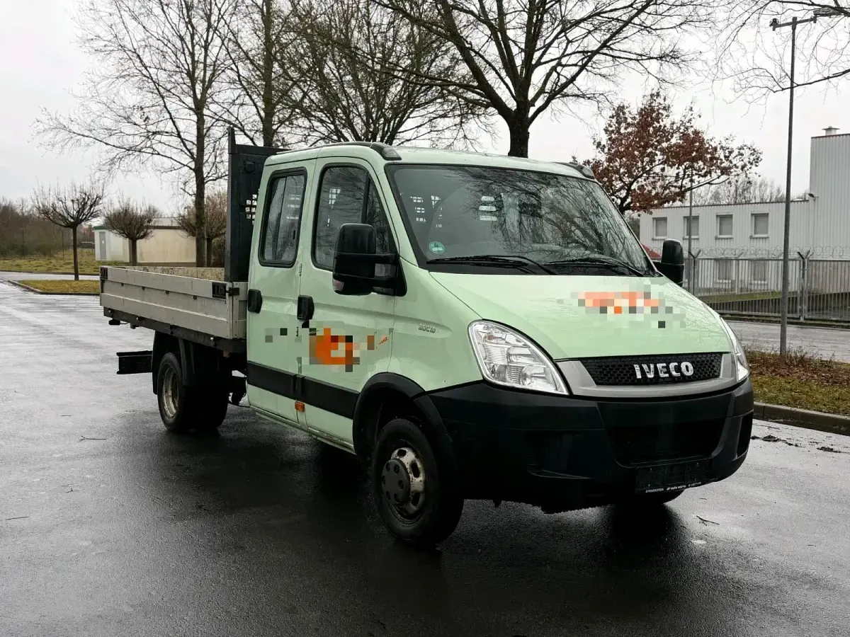Second-hand Iveco Daily 130 CP (95 kW) 2009 Verde Berlinǎ