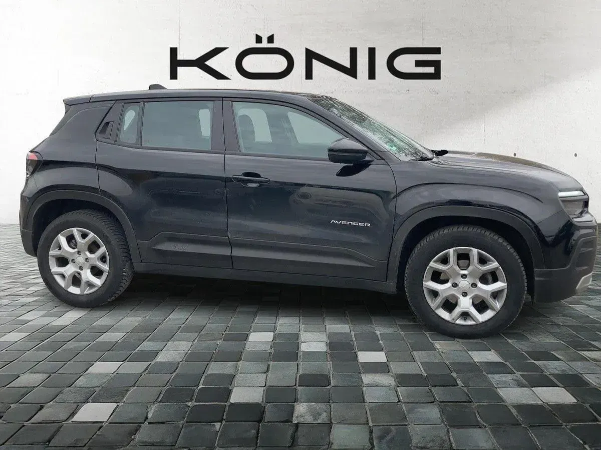 Gebraucht Jeep Avenger Altitude 101 PS (74 kW) 2023 Volcano black (5dl) SUV