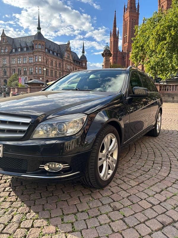 Schwarz Gebraucht 2010 Mercedes C200 Avantgarde Kombi | 4.600 € (Fairer Preis) - Bild 1/4