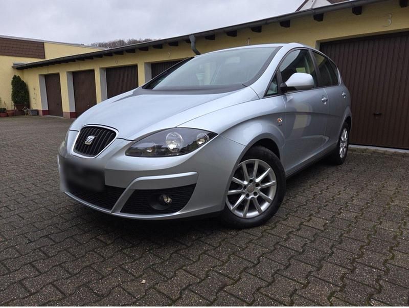 Gebraucht Seat Altea 160 PS (117 kW) 2009 Silber Van / Kleinbus
